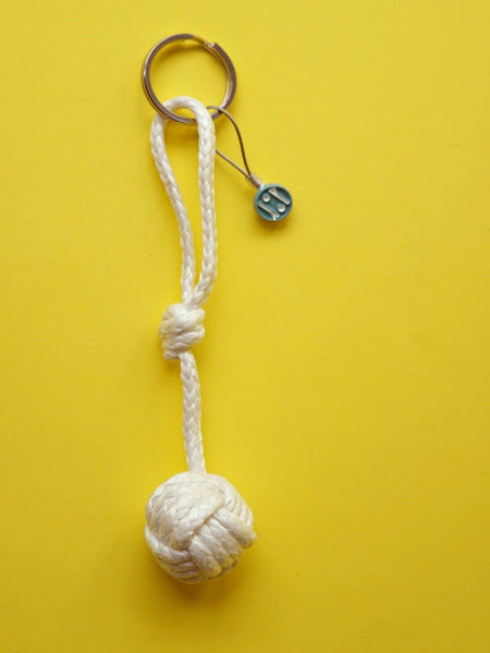 monkey's fist keychain - white (shiny)