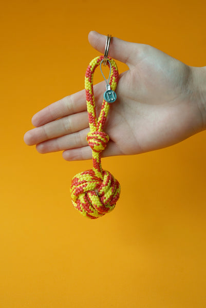 monkey's fist keychain - speckled yellow/red